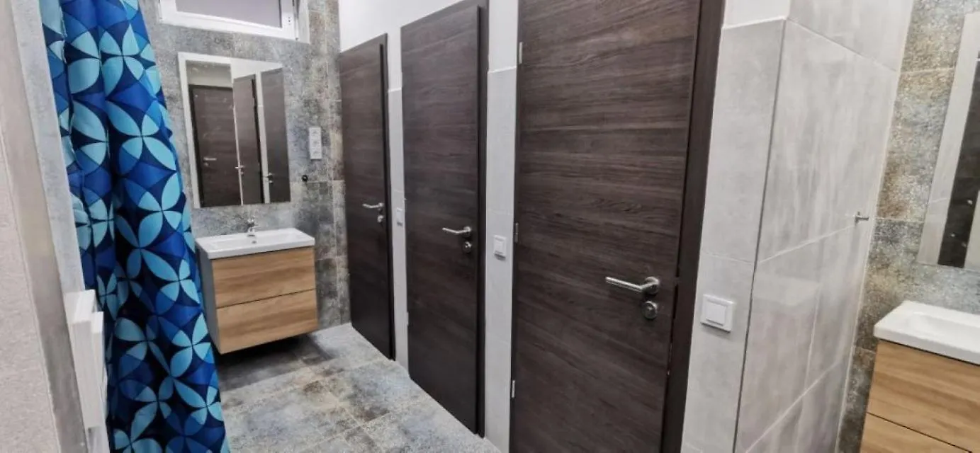 Golya Beds Free Parking Hostel Budapest Hungary